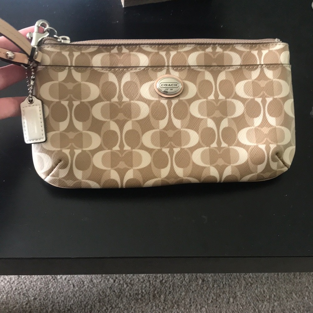 NWOT Tan Coach Clutch